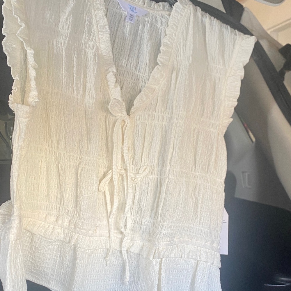 Time and Tru Cream Textured Blouse